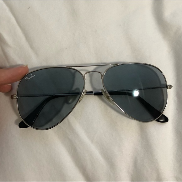 Ray-Bans Aviator Sunglasses - Picture 1 of 1
